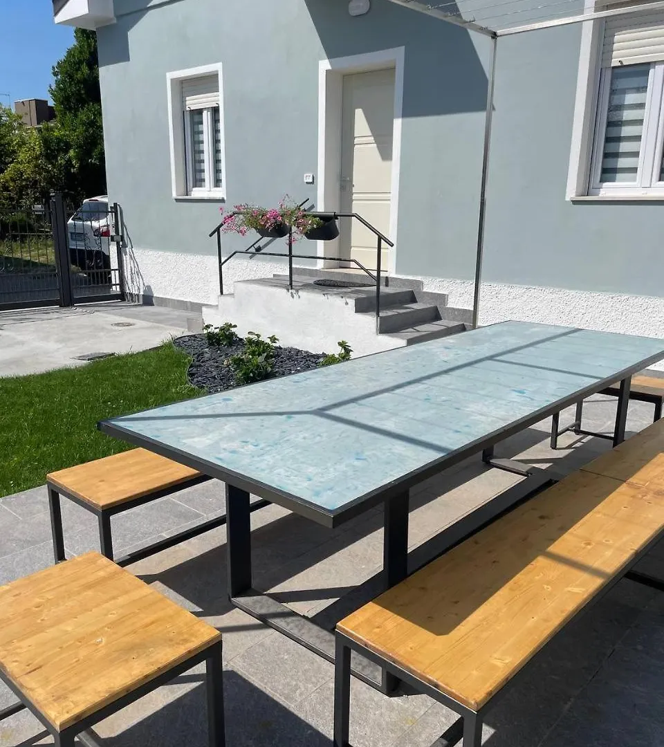 Villa Alberta Desenzano del Garda 0*,